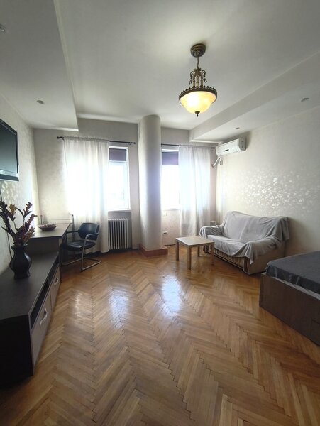 Dacia, Piata Romana, parc Ioanid, garsoniera,